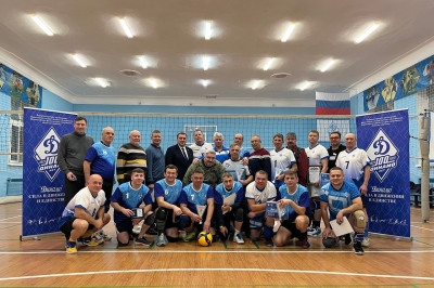 В Перми прошел новогодний турнир по волейболу